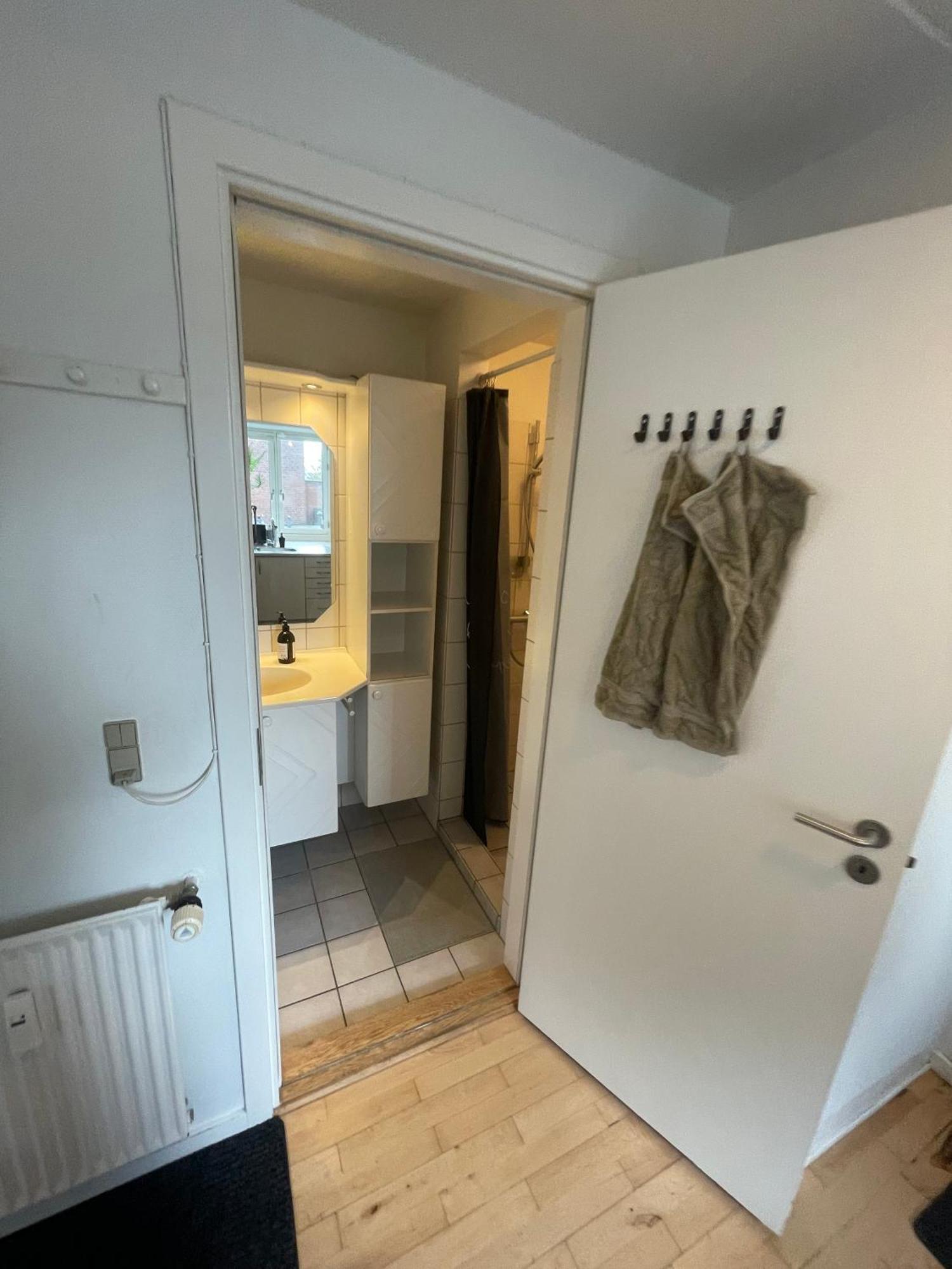 Central Apt W Parking Possibility, Netflix & Near Attractions Århus Esterno foto