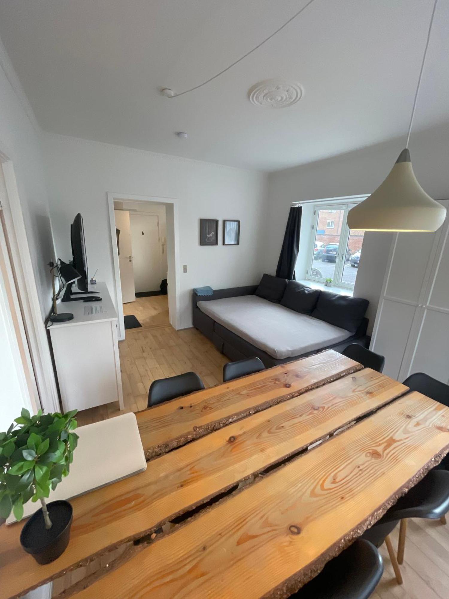 Central Apt W Parking Possibility, Netflix & Near Attractions Århus Esterno foto